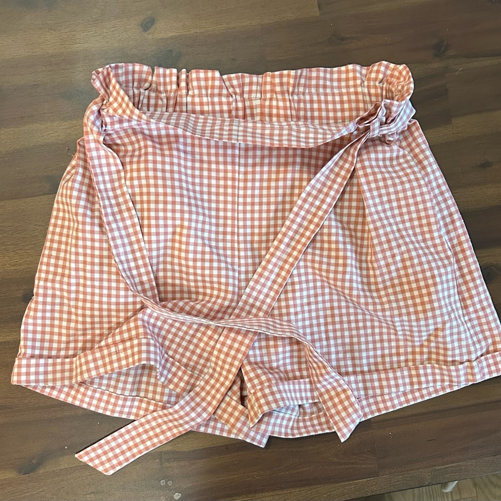pink gingham tie-front shorts